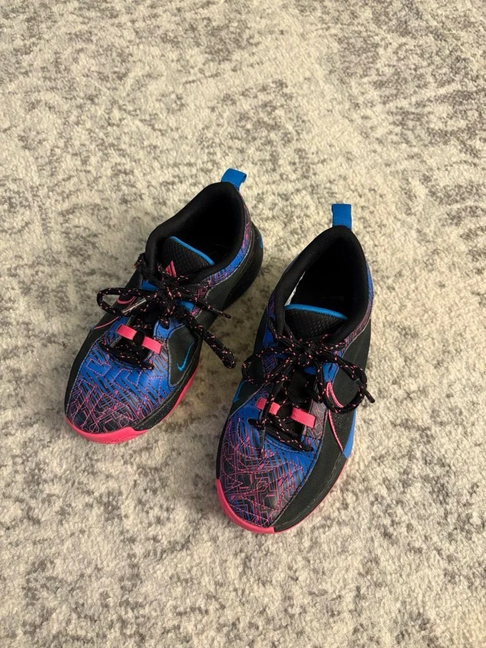 Size 3.5Y Nike Giannis Black Blue & Pink Basketball Shoes